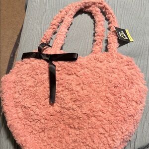 Target Art Class Pink Heart-Shaped Women's Bag